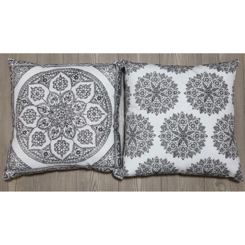 2 Pottery Barn Pillows Medallion Black & White 20x20 Set Geometric Design Throw